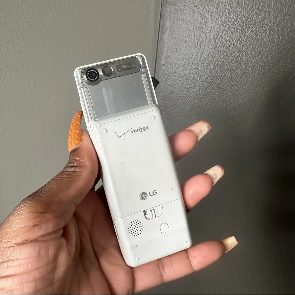 LG Silver Compact Phone (does not come with cord) novelty